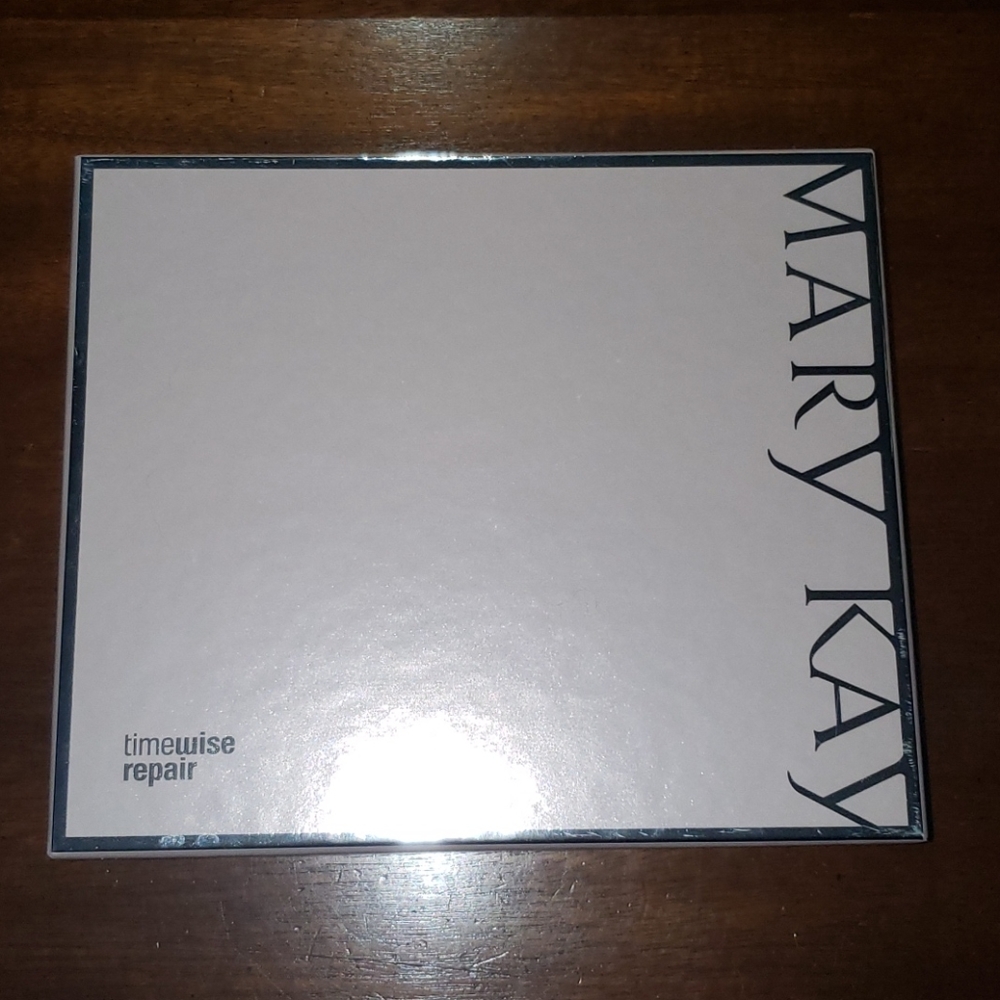 Mary Kay TimeWise Repair Volu-Firm Set